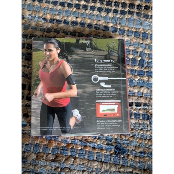 NIKE+ Plus ipod Sport Shoe Kit Sensor Wireless Kit MA365LL/B APPLE iPOD Nano - Picture 2 of 3